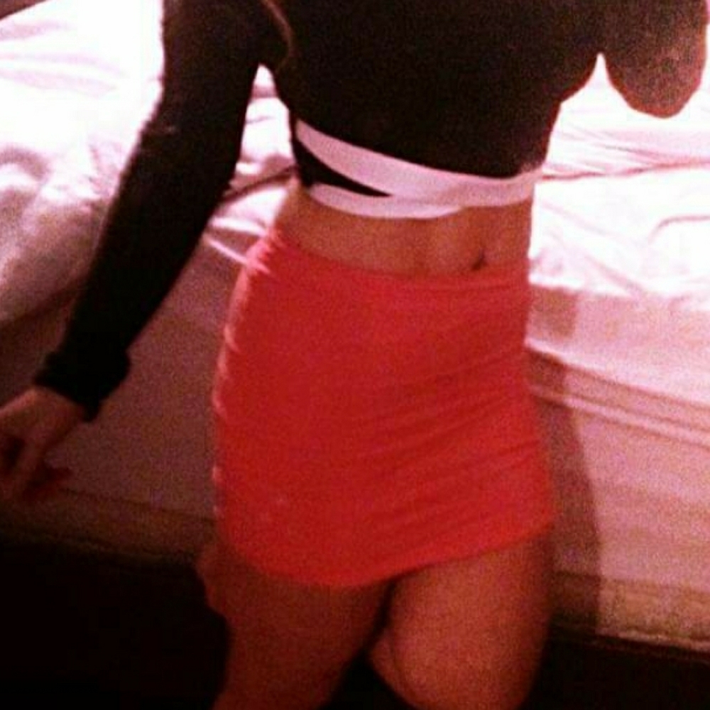 Coral mini skirt